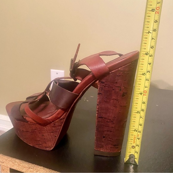 Le Chateau Brown Leather Chunky Heels - Picture 4 of 4